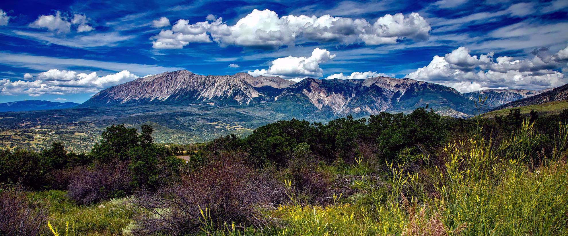 beautiful views of colorado skies and rocky mountains