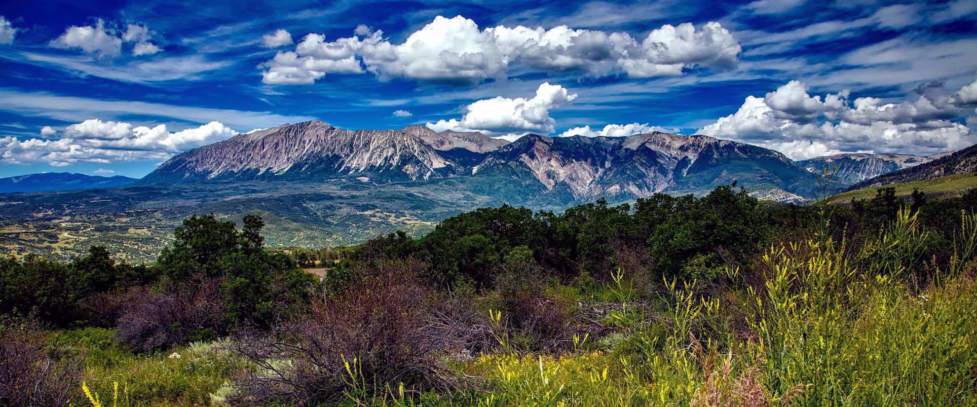 beautiful views of colorado skies and rocky mountains