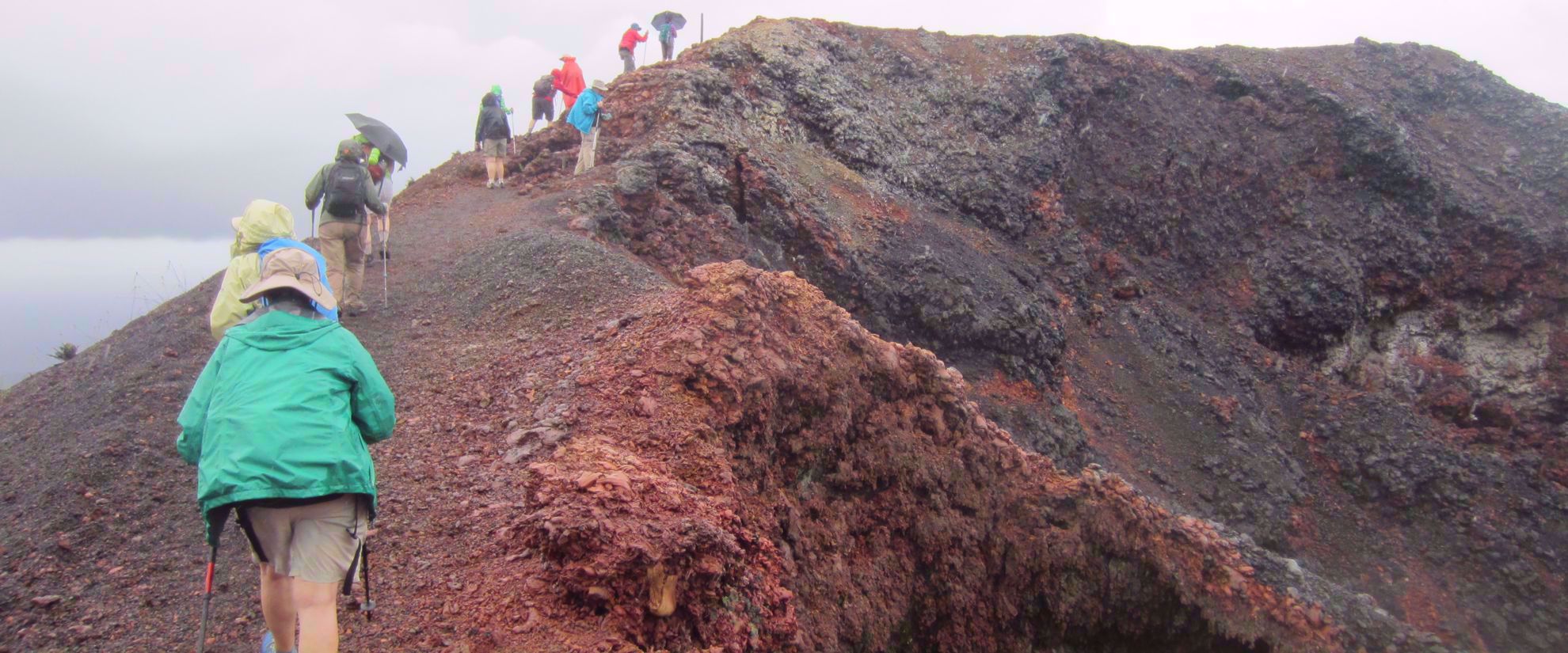 Galapagos trekking tours online