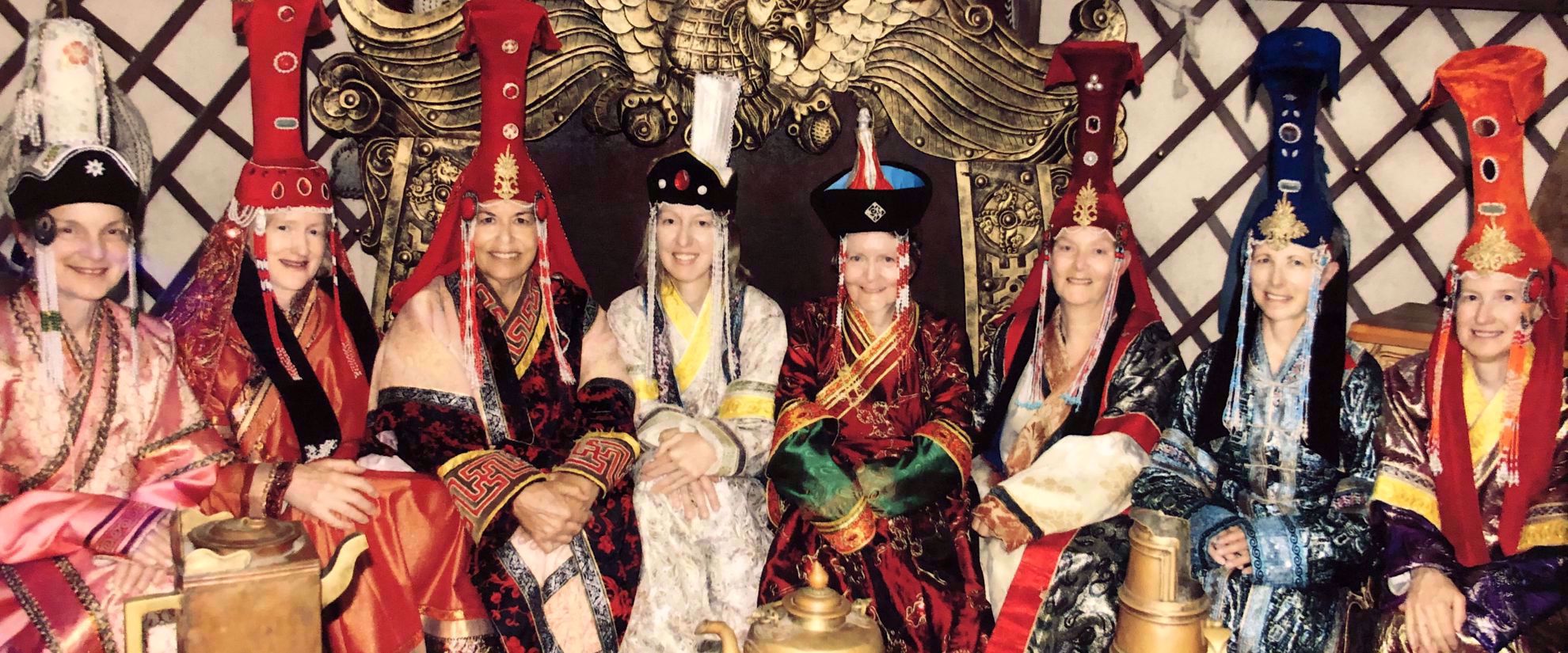 traditional clothing in mongolia