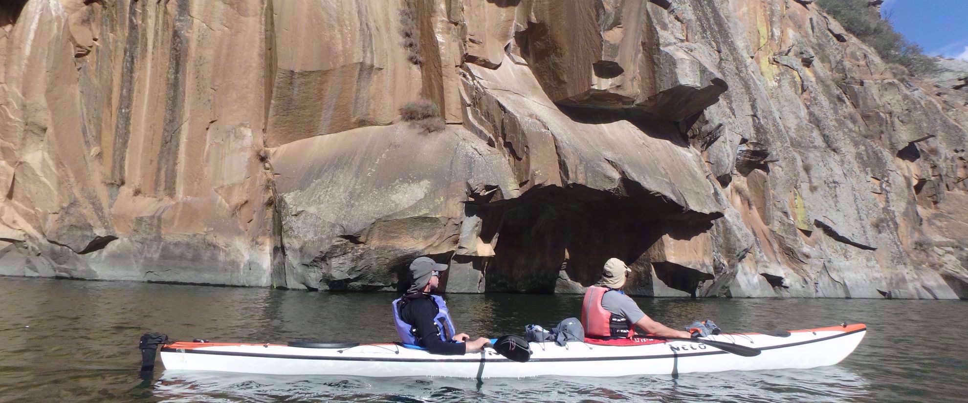 women on group tour kayaking douro valley