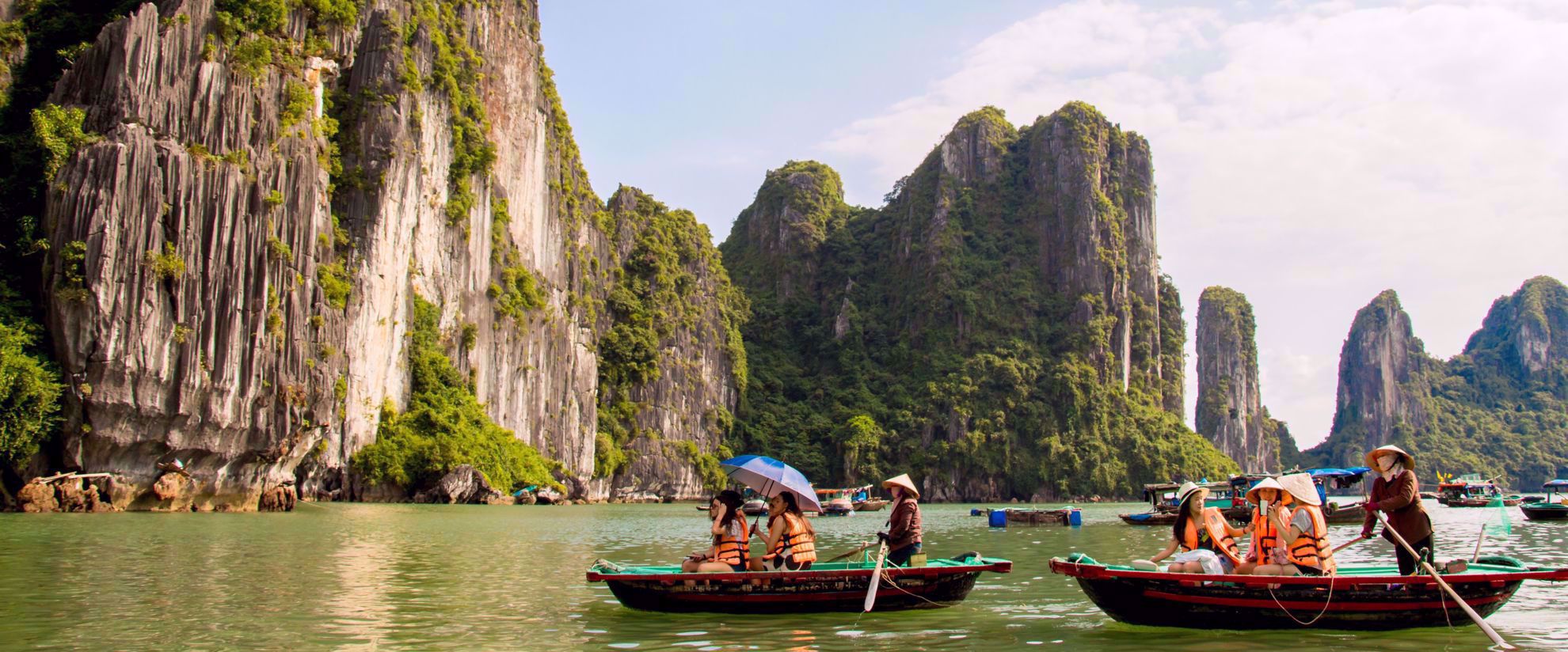 women's group kayaking tour through vietnam