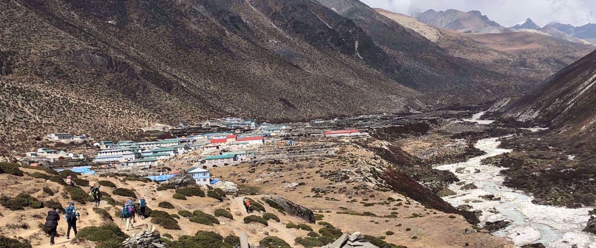 Valley trail to Everest Basecamp