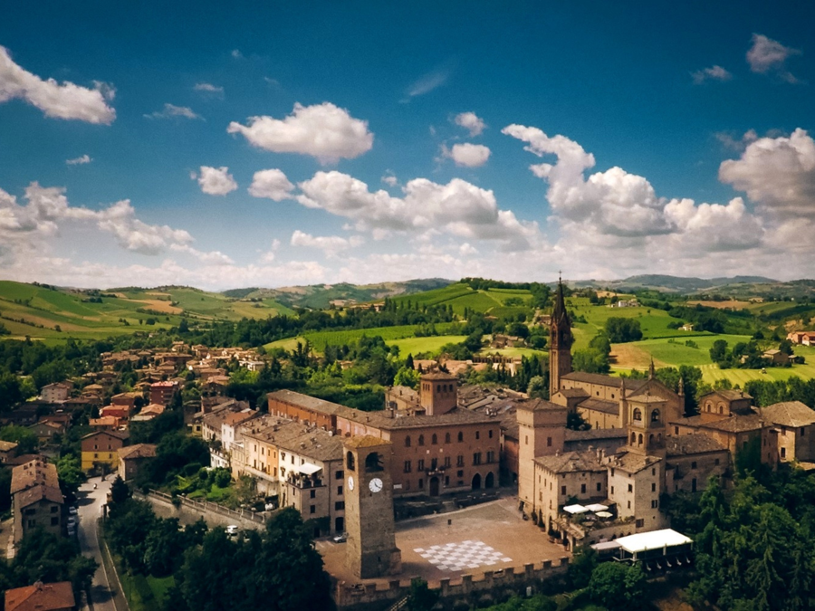 Heart of Emilia-Romagna: Hiking and Culture in Northern Italy