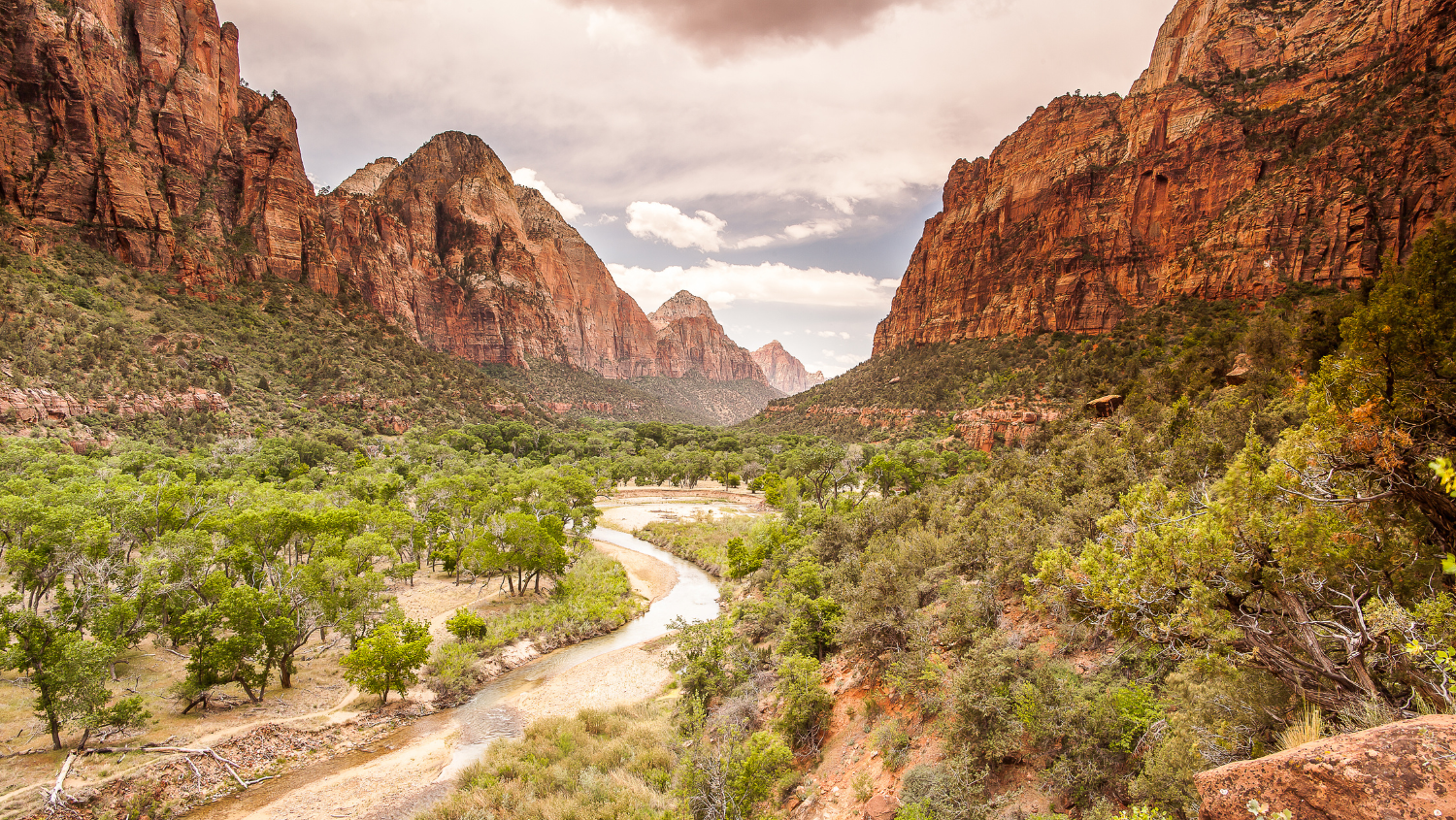 Hiking Utah's Majestic Parks